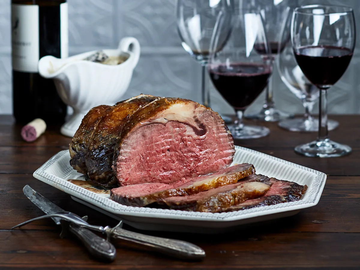 Show-Stopping Christmas Feast: Effortless Recipes for a Memorable Holiday